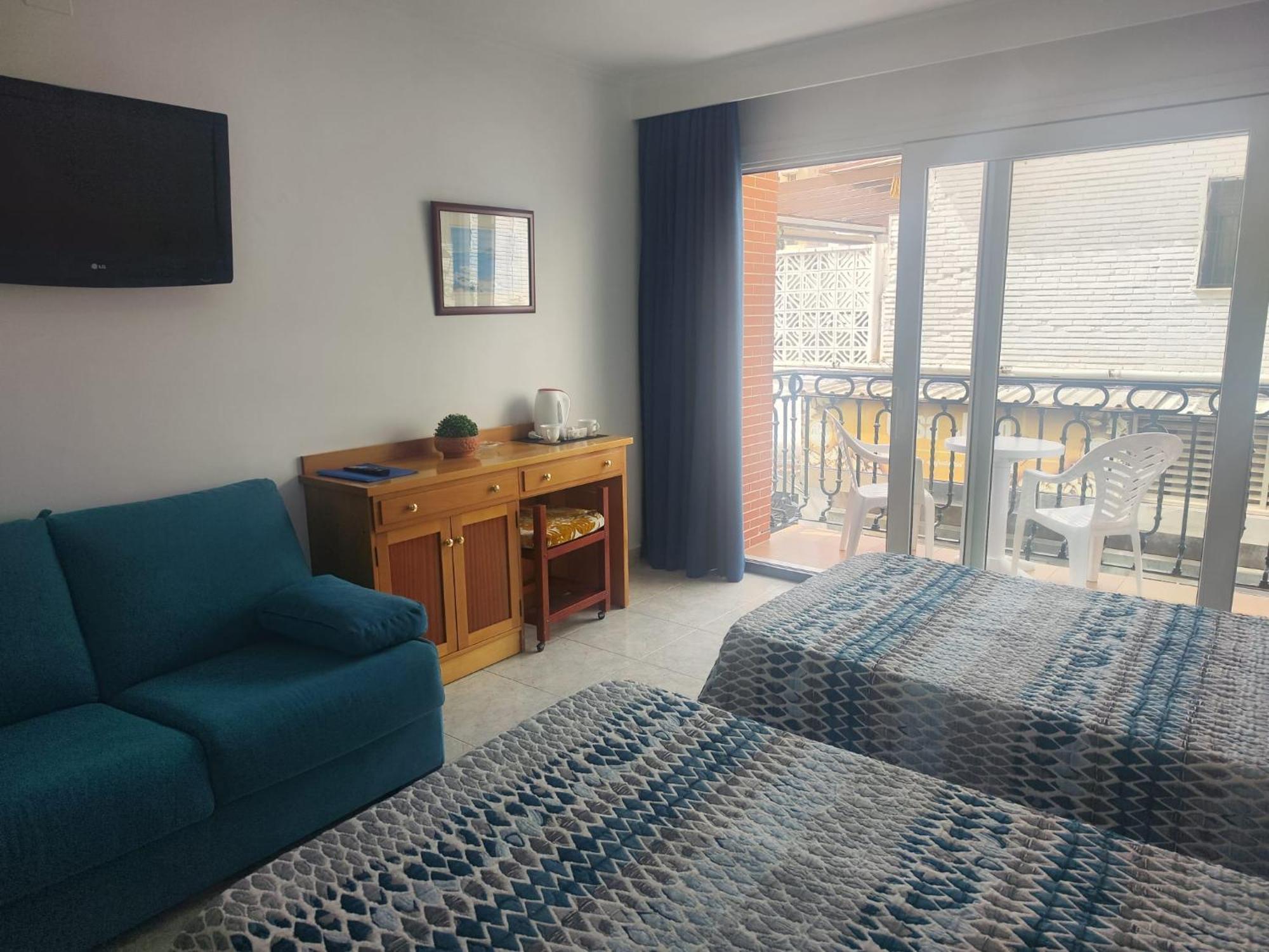 Apartamentos Leonor Carihuela Torremolinos Zimmer foto